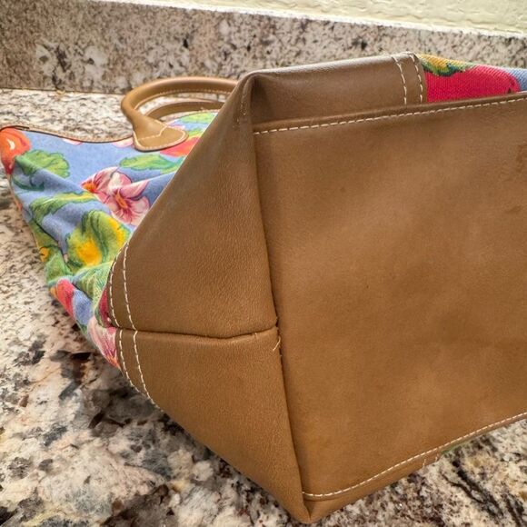 Liz Claiborne Fruit Floral Canvas Tote Bag Tan Trim Large Zip Top - Picture 3 of 12